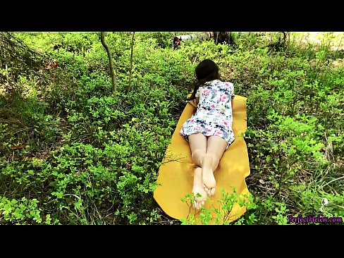 ❤️ 陌生人在Tinder上自慰我的阴部,并在树林里热情地做爱 ❤❌ Sex video❌️❤